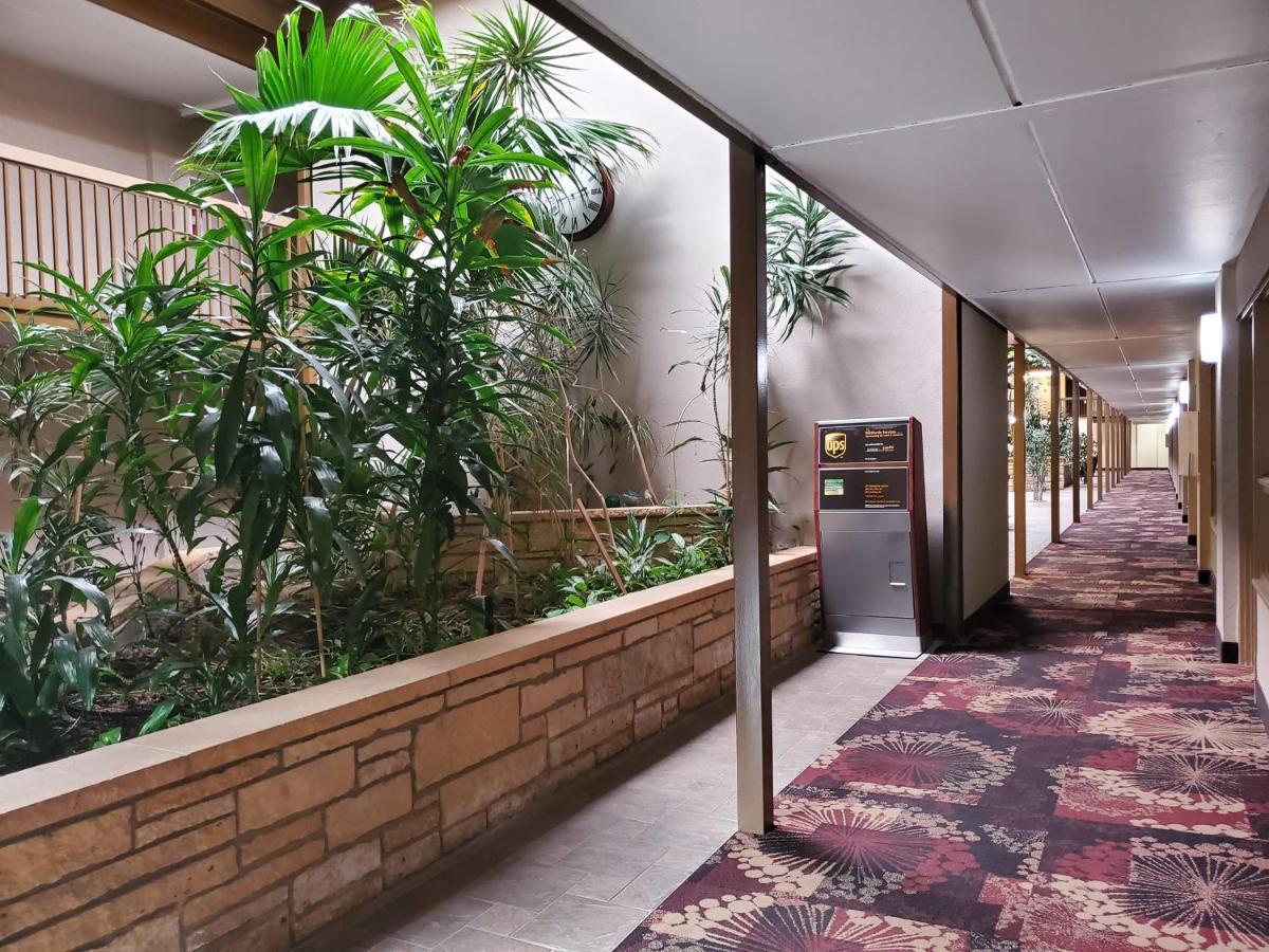 Ramkota Hotel Watertown Buitenkant foto